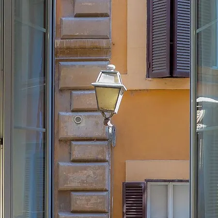 Cartari In Apartment